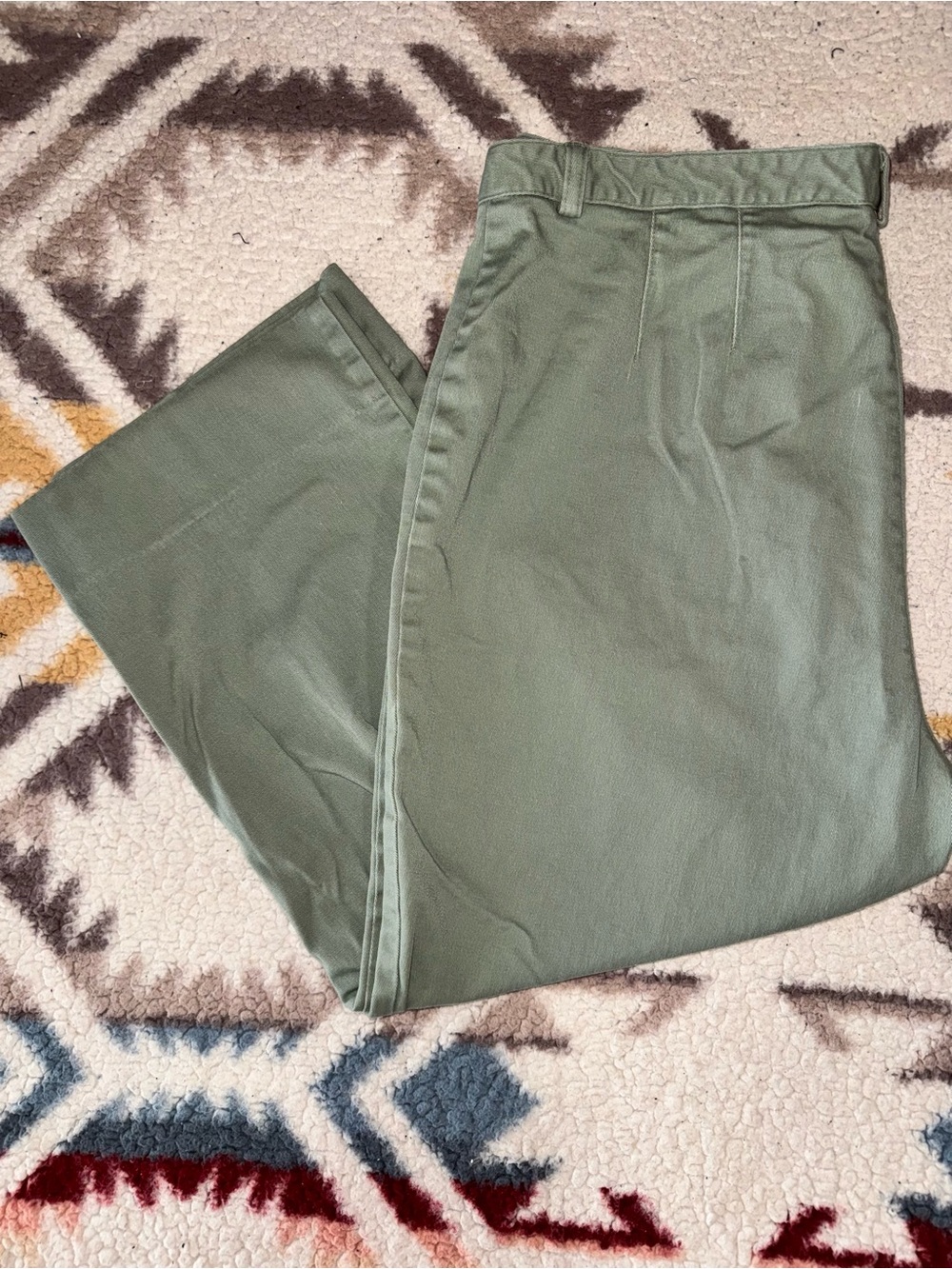 Dockers Women's Olive Green Capris
